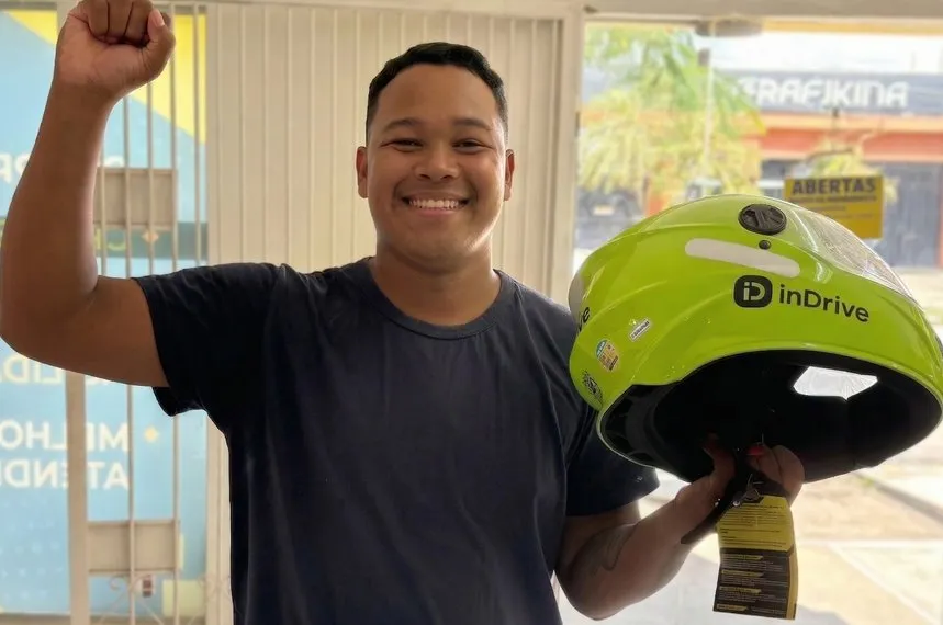 Motociclistas parceiros de Corumbá recebem doações de capacetes